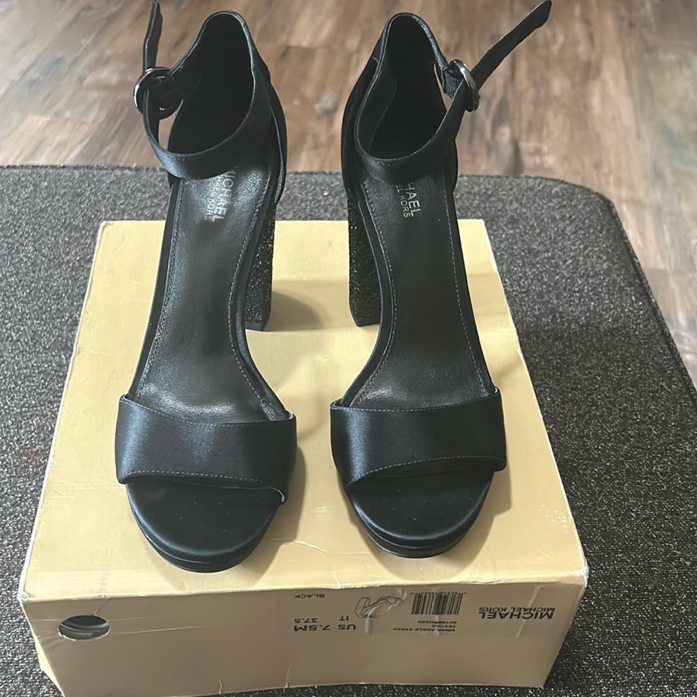 Michael Kors Ankle Strap ( Erika) New Never Worn( box is missing top)